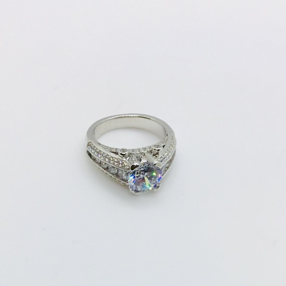 Ladies  Pristine Cubic Zirconia Ring - Picture 3 of 3